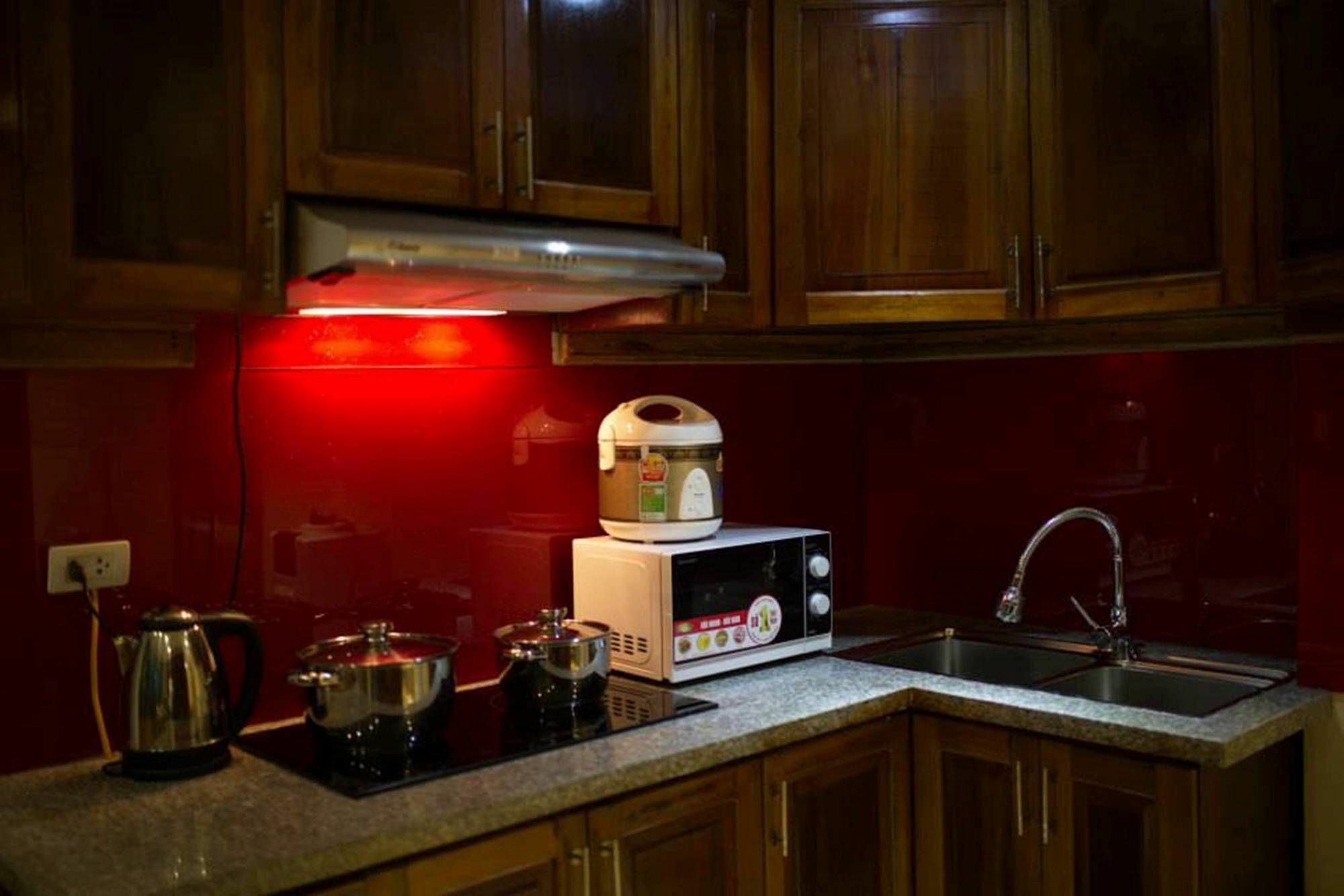 Poonsa Nguyen Phong Sac Apartment ฮานอย ภายนอก รูปภาพ