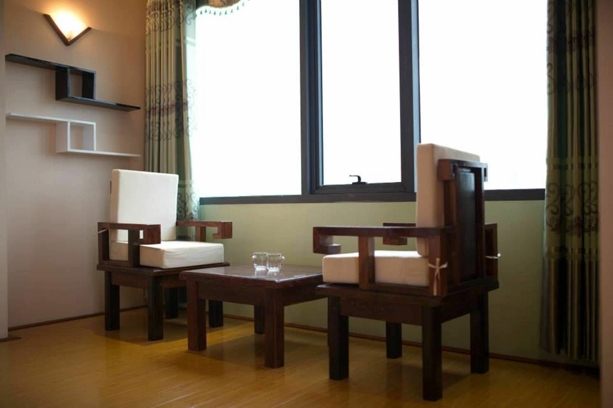 Poonsa Nguyen Phong Sac Apartment ฮานอย ภายนอก รูปภาพ